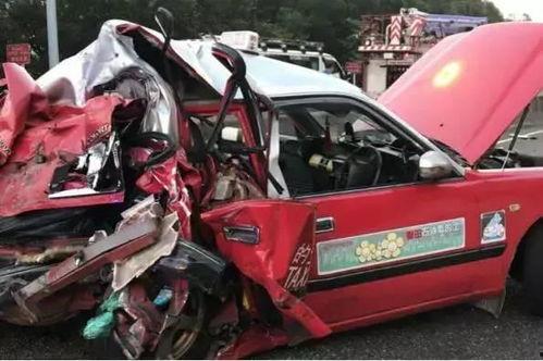 龙泉车祸最新爆料视频,事故现场惊心动魄瞬间 第2张 龙泉车祸最新爆料视频,事故现场惊心动魄瞬间 第2张